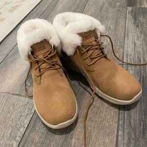 Skechers Tan Winter Boots with White Fur Trim